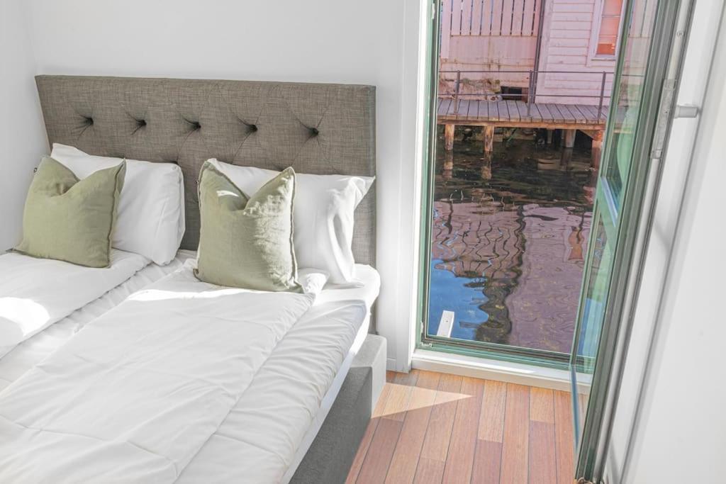 Ocean-View Haven: Take A Swim From Your Window! Bergen Exterior foto